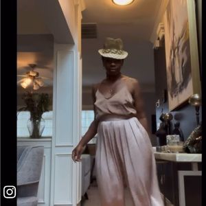 Gorgeous blush pink Carmen Marc Valvo Palazzo Pants | Size 6